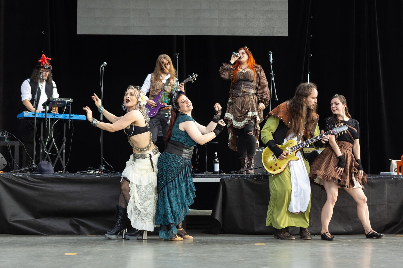 Clockwork Animals na pódiu · Ostrava